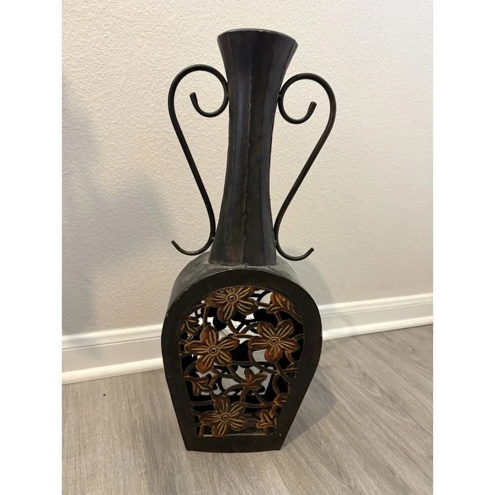 Vintage Home Decore Hosley 26” Tall Metal Vase, two-toned, Excellent Condition